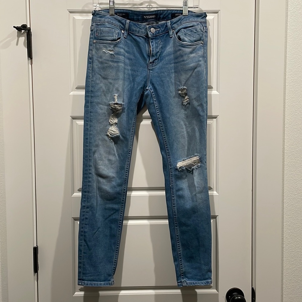 Distressed girlfriend skinny jeans